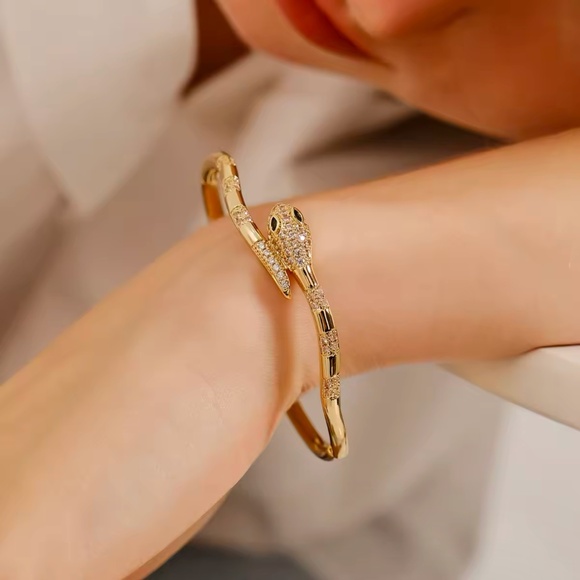 🆕 New 18K Gold Plated CZ Crystal Green Eyes Snake 🐍 Bangles Cuff Bracelets - Picture 2 of 8